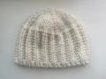Pletená bílá čepice